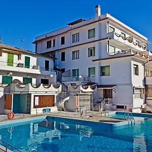 *** Hotel Ariston Montecarlo Italien