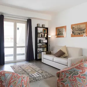  Apartment Overseas - Penthouse - Attico - Palazzo San Matteo - Italien